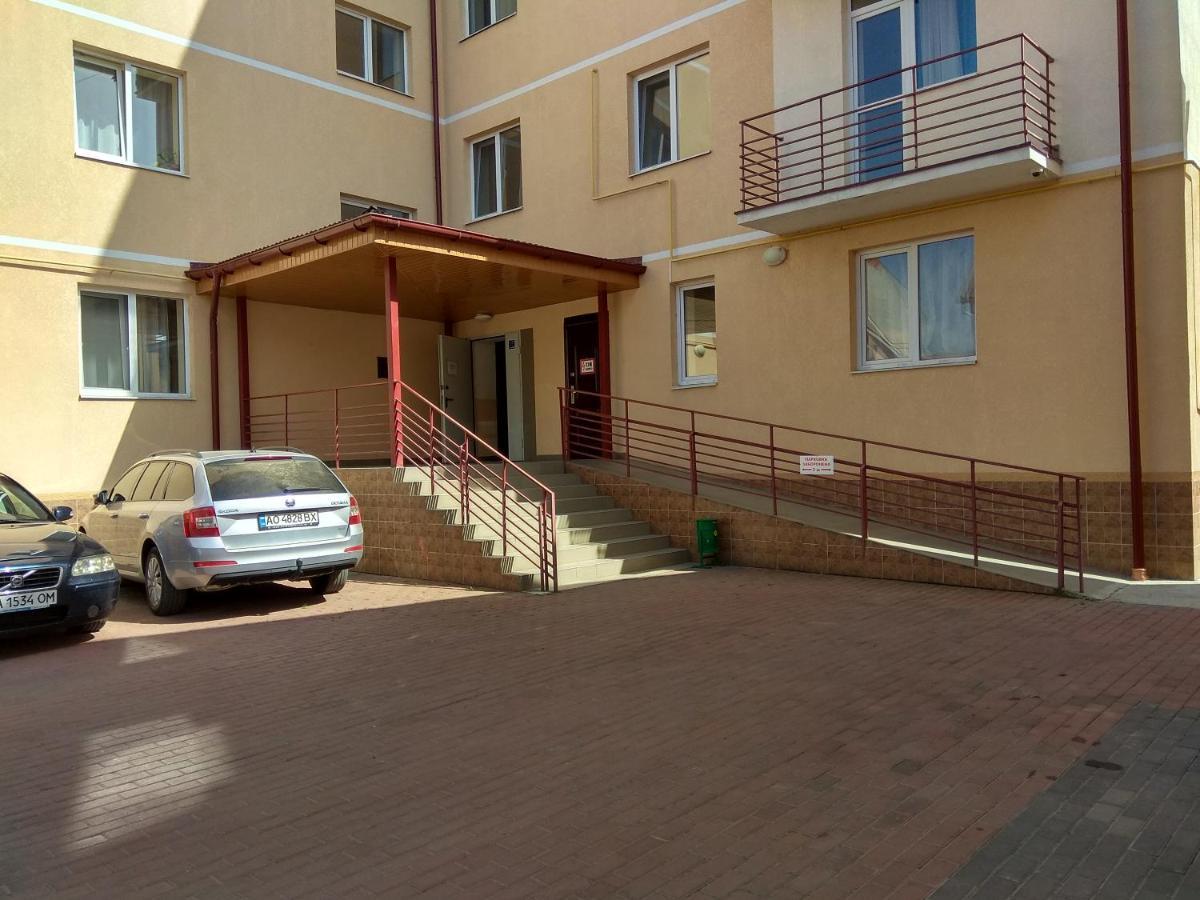 Apartments Domovik On Beregovskaya 3 Mukačevo Exteriér fotografie