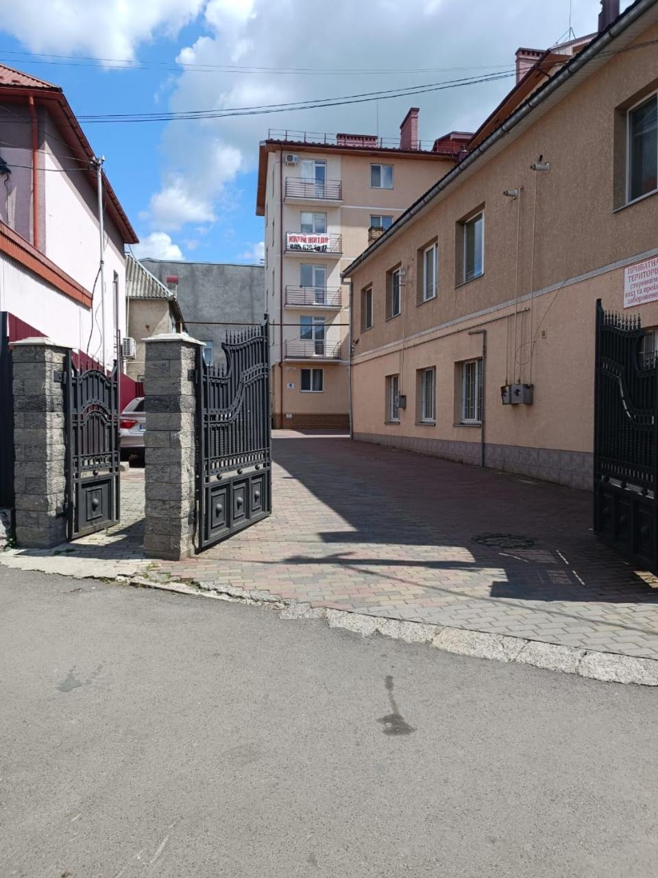 Apartments Domovik On Beregovskaya 3 Mukačevo Exteriér fotografie